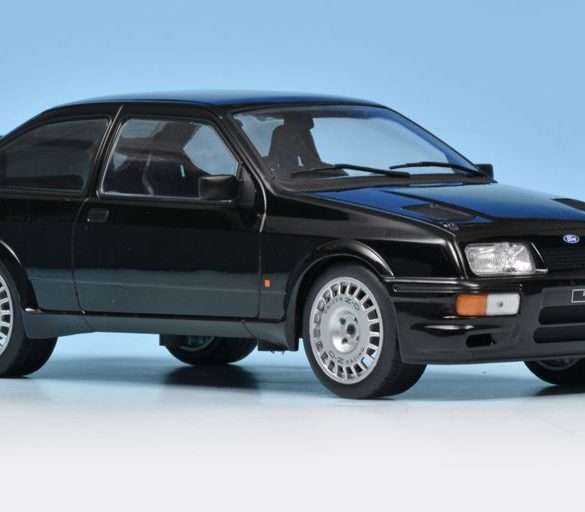 118 Ixo Ford Sierra RS Cosworth 1986 rechts