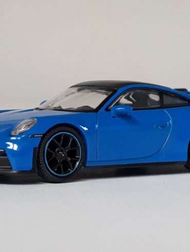 164 Mini GT Porsche 911 GT3 1