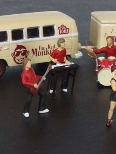 187 Schuco Volkswagen T1 Red Monkeys band