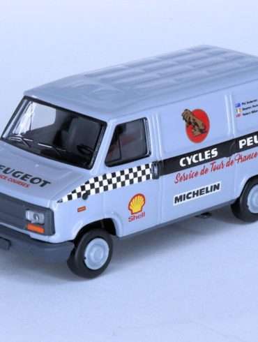 INT.Brekina 87.Peugeot J5 PEUGEOT1