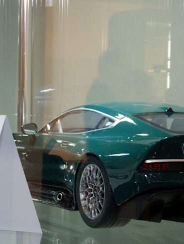 118 GT Spirit Aston Martin Victor