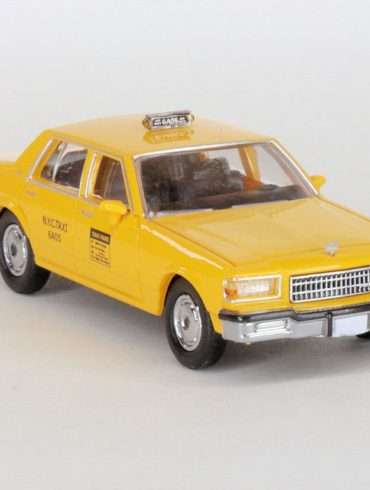 187 Brekina Chevrolet Caprice 1987 NYCT rechts