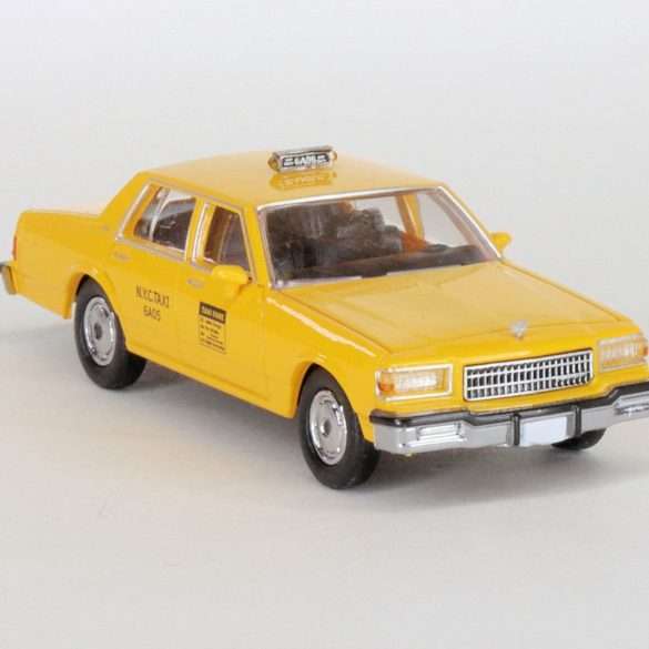 187 Brekina Chevrolet Caprice 1987 NYCT rechts