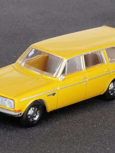 187 Brekina Volvo 145