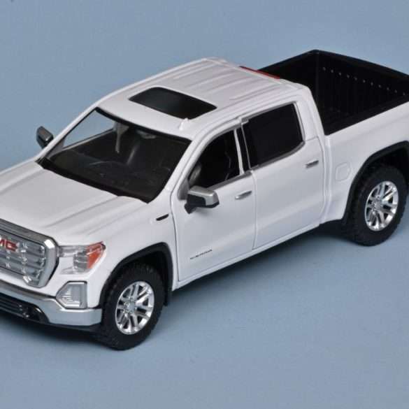 24MotorM GMC Sierra 1500SLT CrewCab 2019 1
