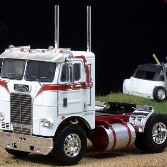 IXO Freightliner COE