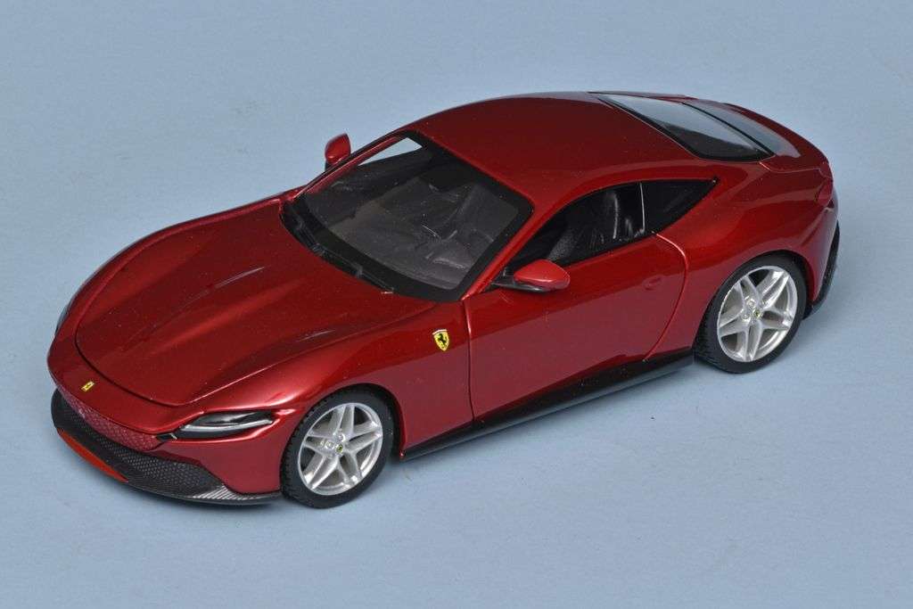 24Bburago Ferrari Roma 1