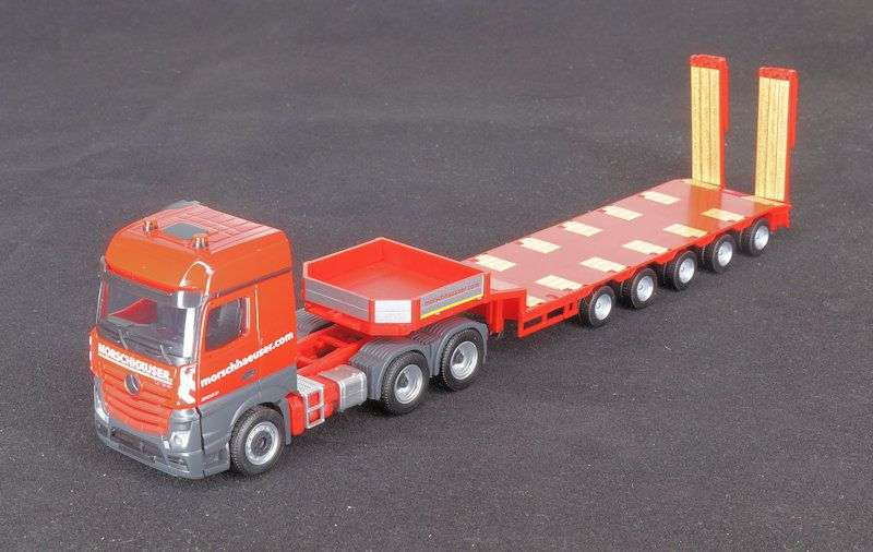 INT.Herpa 87.MB Actros Dieplader
