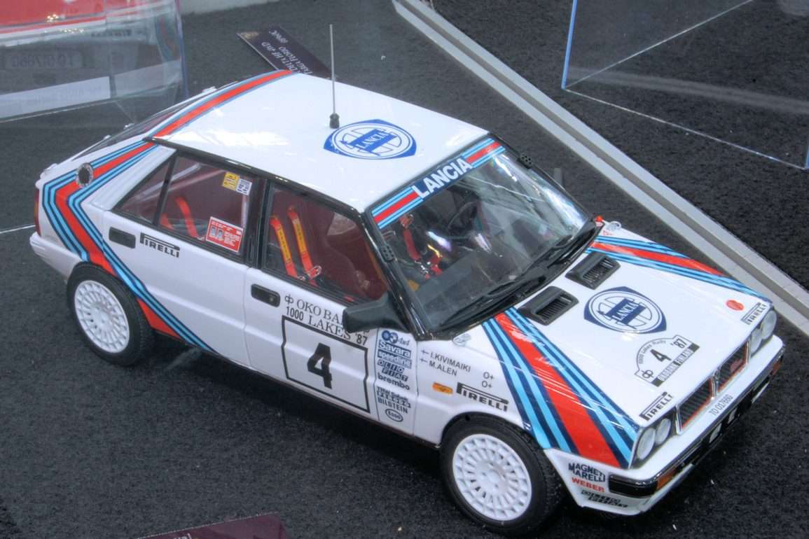 118 Kyosho Lancia Delta 4WD Rallye