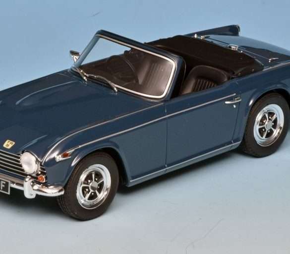 18Cult Triumph TR5 PI 1967 68 2