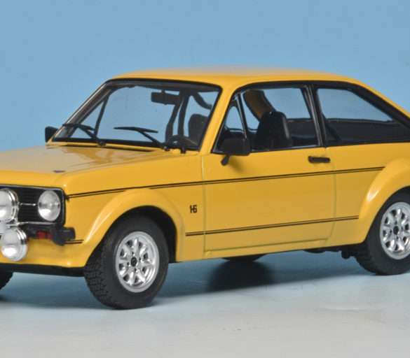 24WhiteBox Ford Escort II 1600 Sport 1