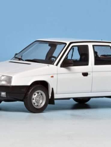 24WhiteBox Skoda Favorit 1989 1
