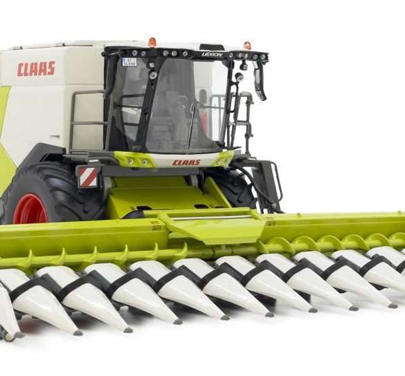 32MarGe Claas Lexion 8700 1