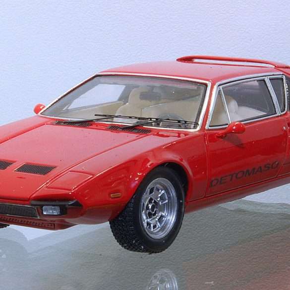 43Schuco DeTomaso Pantera