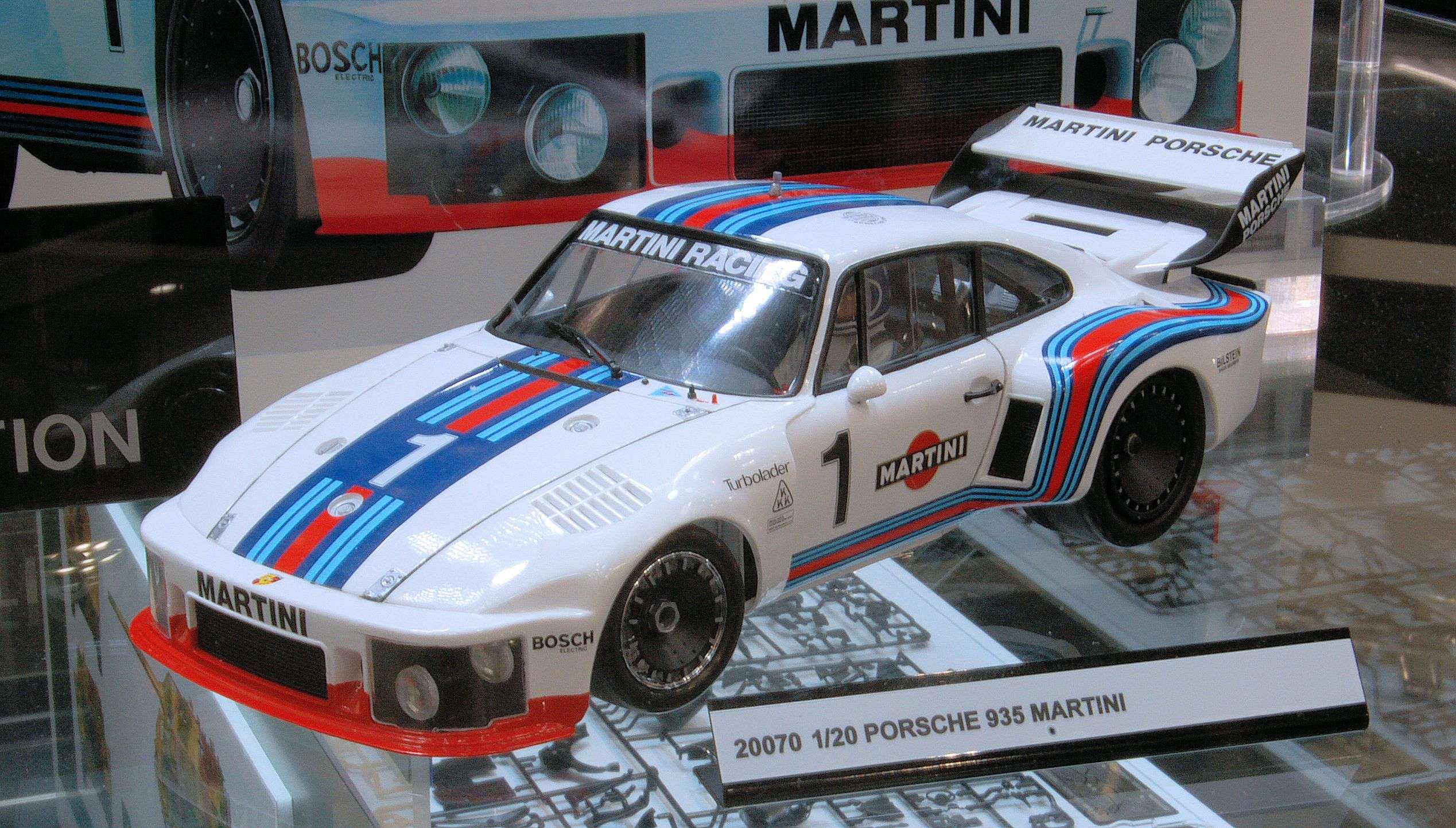NBG.Tamiya 20.Porsche 935 Martini