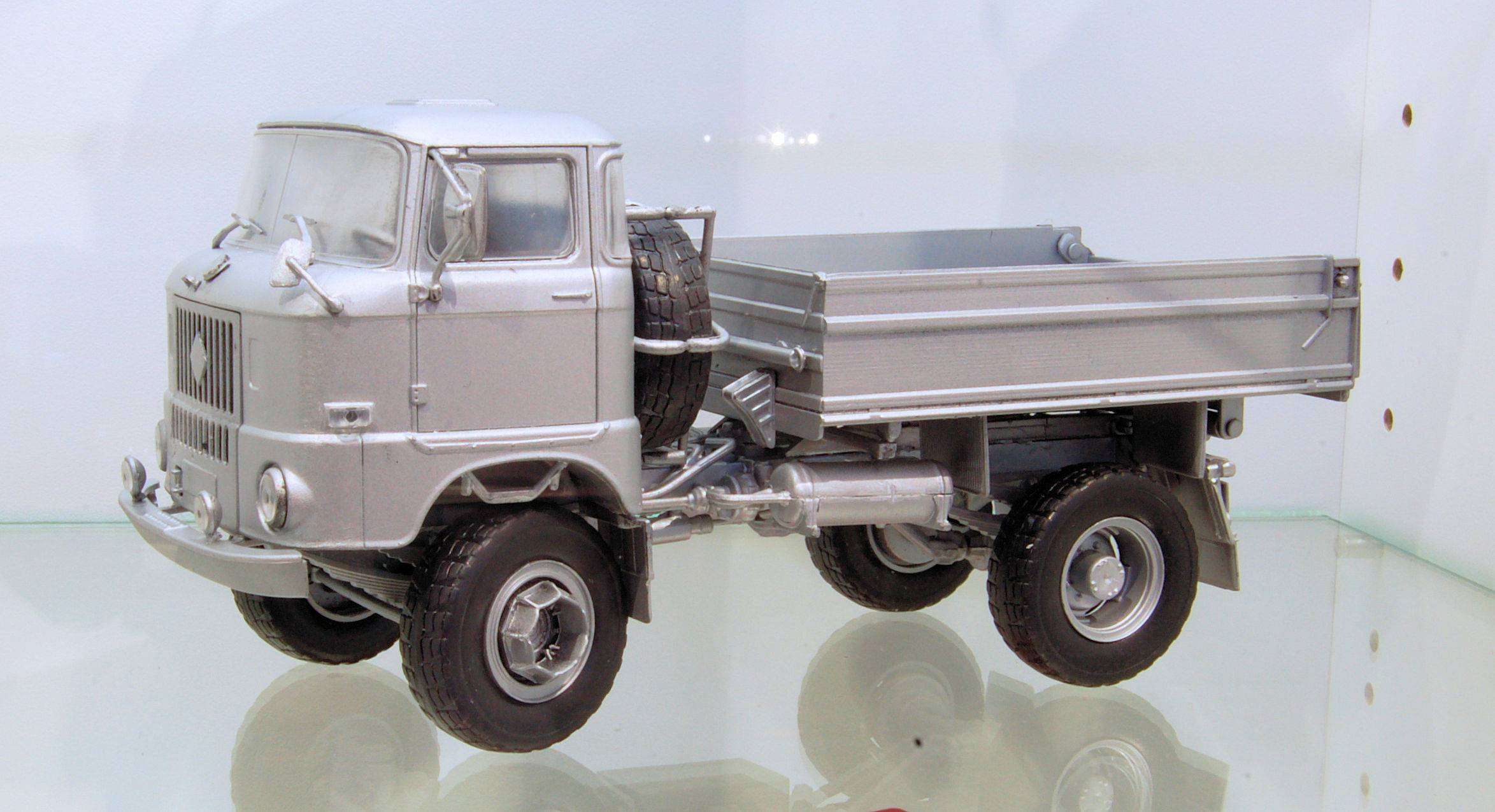 NBG.Schuco 32.IFA W50 kipper