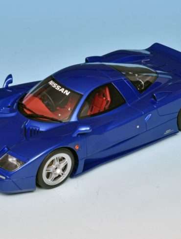118 GT Spirit Nissan R390 GT1 Roadcar 1997