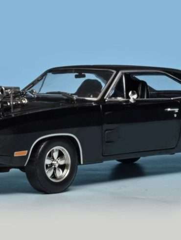 118 Greenlight Dodge Charger met supercharger 1970