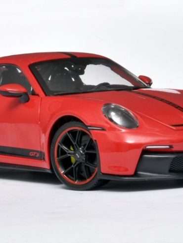 118 Maisto Porsche 911 992 GT3 2022