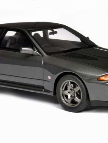 18OttOm Nissan Skyline GT R BNR32 1993 1