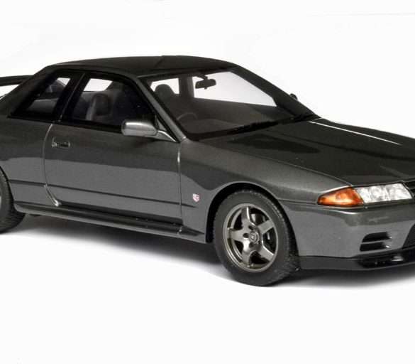 18OttOm Nissan Skyline GT R BNR32 1993 1