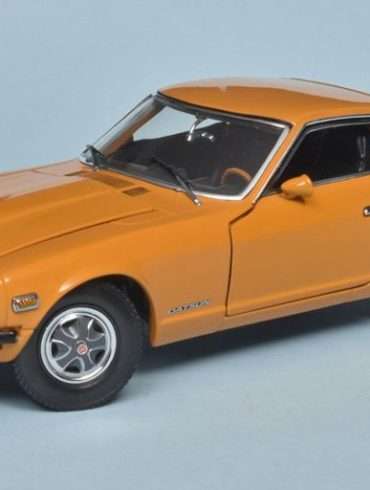 18Sunstar Datsun 240Z 1972 1