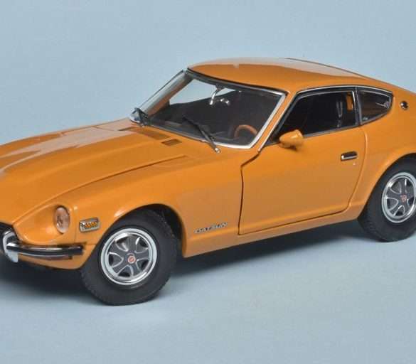 18Sunstar Datsun 240Z 1972 1