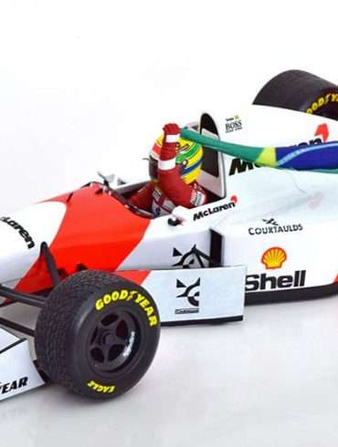 18minic McLaren MP4 8 Ford 1993 Senna 1