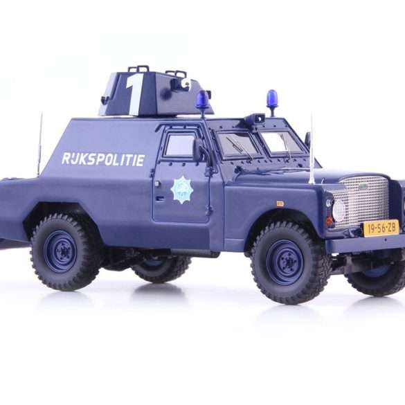 43Autocult Land Rover Mk3 Shorland Armoured Patrol Car 12018 4