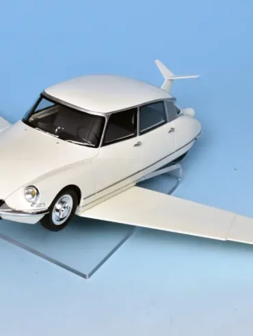 18OttOm Citroën DS Fantomas 2