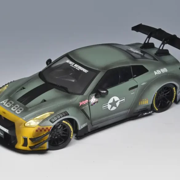 18solido Nissan GT R (R35) Liberty Walk body kit camouflge 2022 3