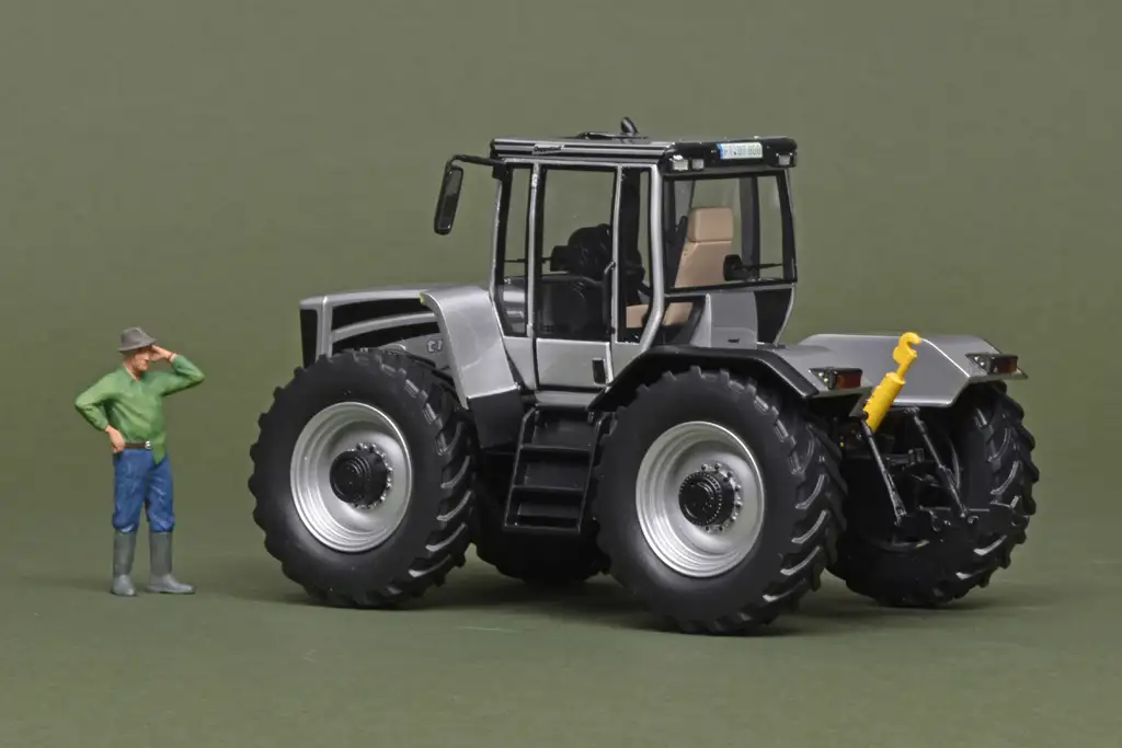 32Schuco ProR Doppstadt Trac 200 2