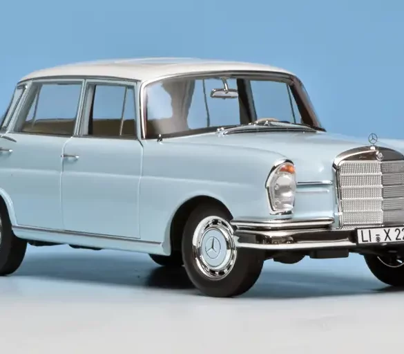 118 Norev Mercedes Benz 220S (1965)
