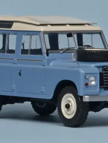 124 WhiteBox Land Rover 110