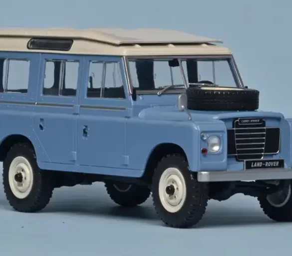 124 WhiteBox Land Rover 110