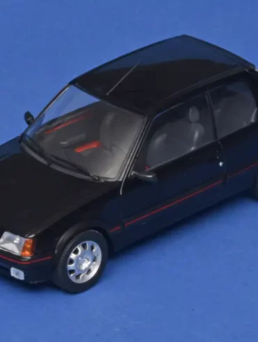 124 WhiteBox Peugeot 205 GTI 1.9 hoog