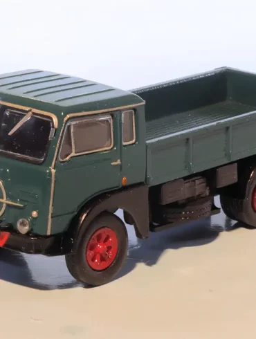 187 Brekina Fiat 642 links