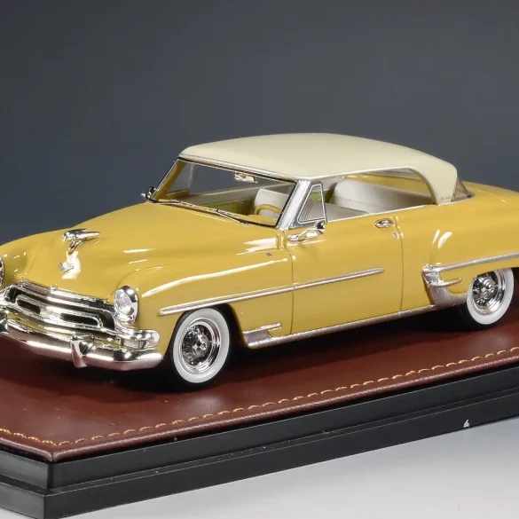 43GLM Chrysler NY Sedan oker 1954 GLM130303 (1)