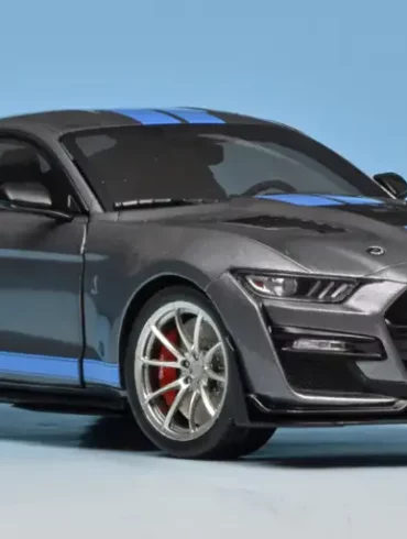 118 Solido Ford Mustang Shelby GT500 KR (2022)