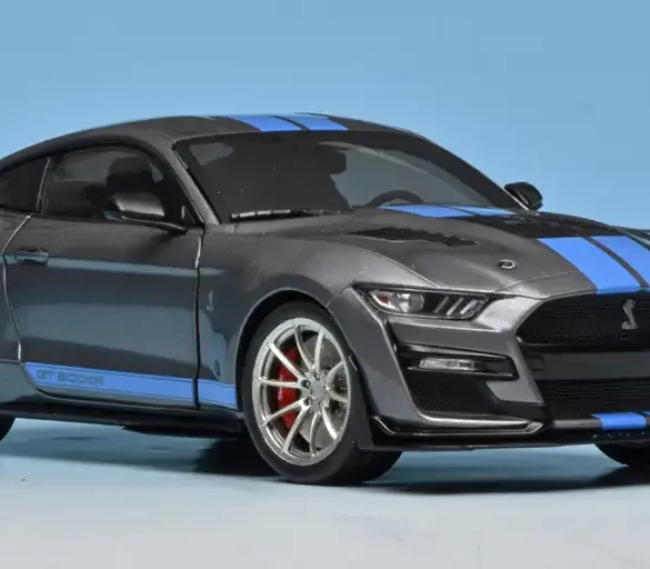 118 Solido Ford Mustang Shelby GT500 KR (2022)
