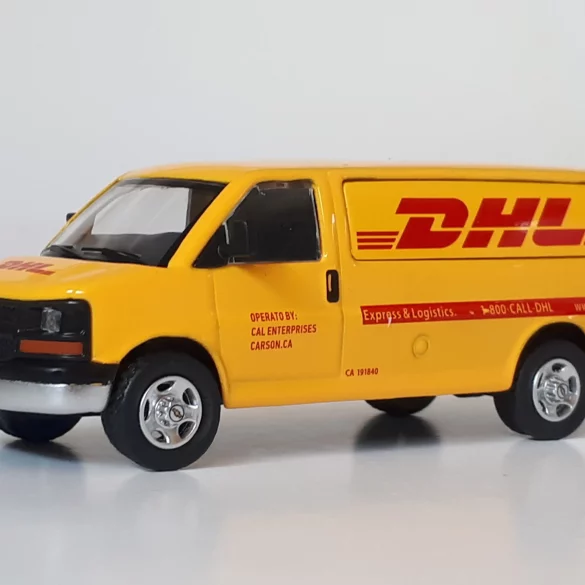 1;64 596 Model Chevrolet Express 1