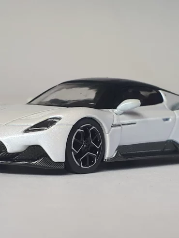 1;64 BBR Maserati MC20 2