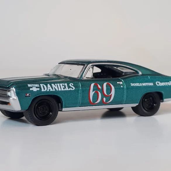 1;64 GreenLight Chevrolet Impala 6