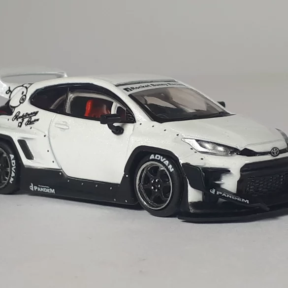 1;64 Tarmac Works Toyota GR Yaris 1