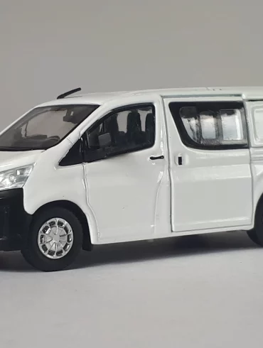 1;64 Tiny Toyota HiAce 1