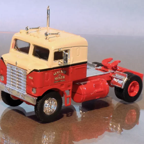 187 Brekina Kenworth Bullnose (1950)