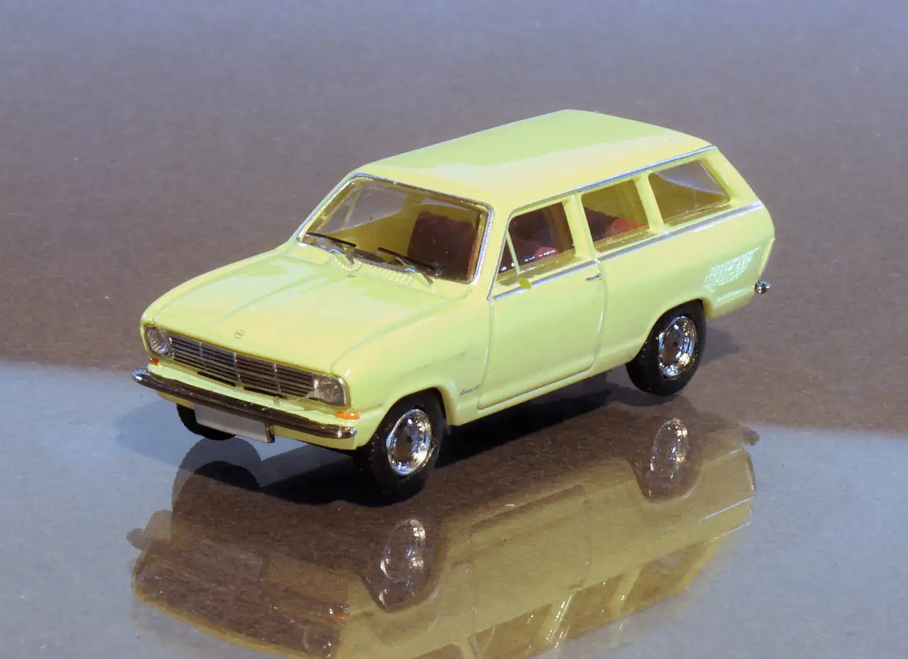 187 Brekina Opel Kadett B CaraVan