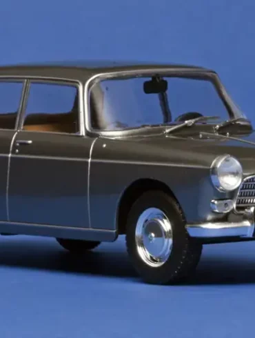 24WhiteBox Peugeot 404 1