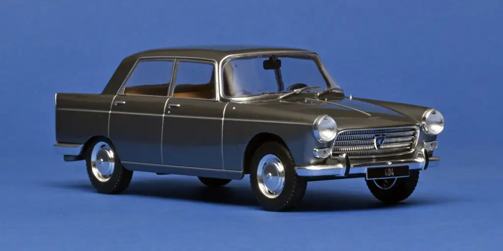 24WhiteBox Peugeot 404 1