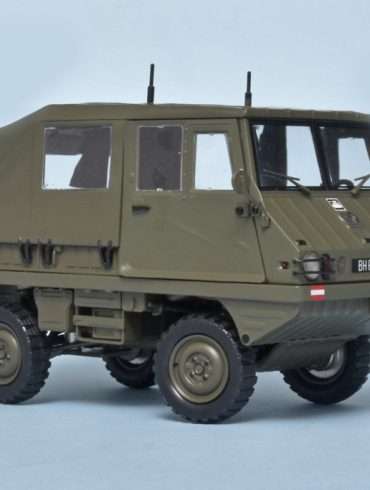 118 Schuco Steyr Puch Haflinger olijfgroen